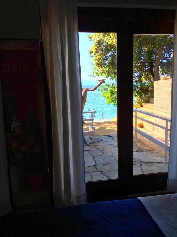 Secret Bay Lägenhet PalaiónTsiflíkion Exteriör bild